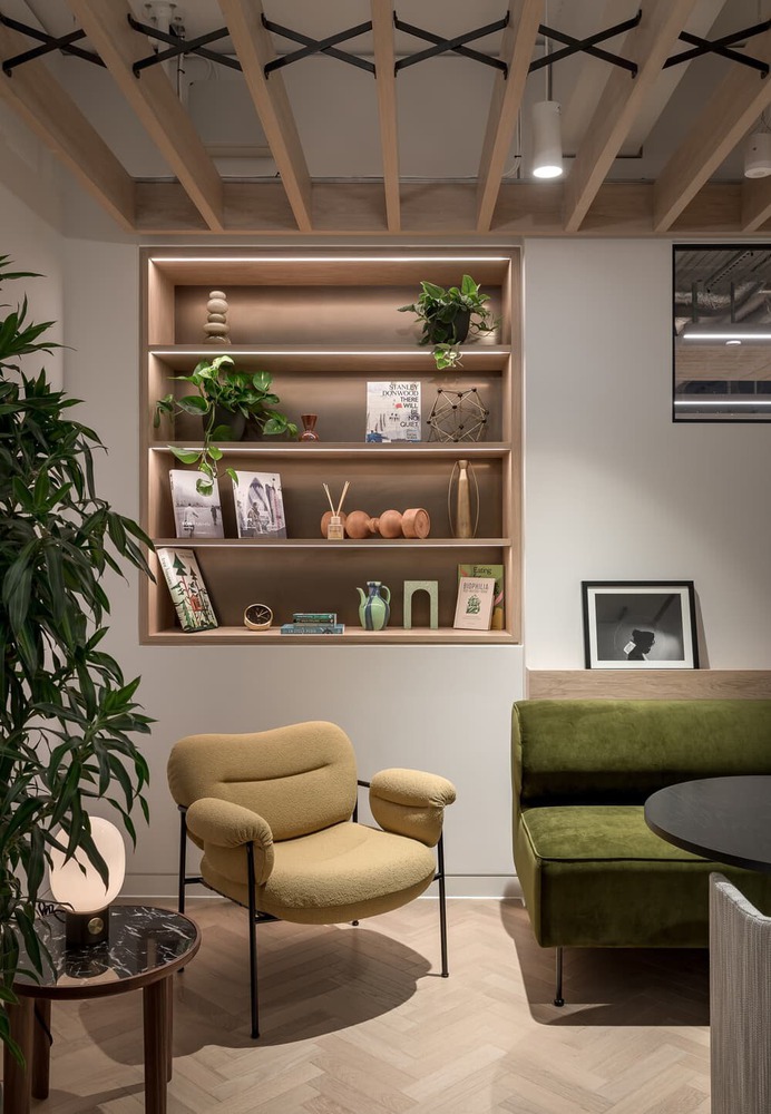 interiors, Oktra