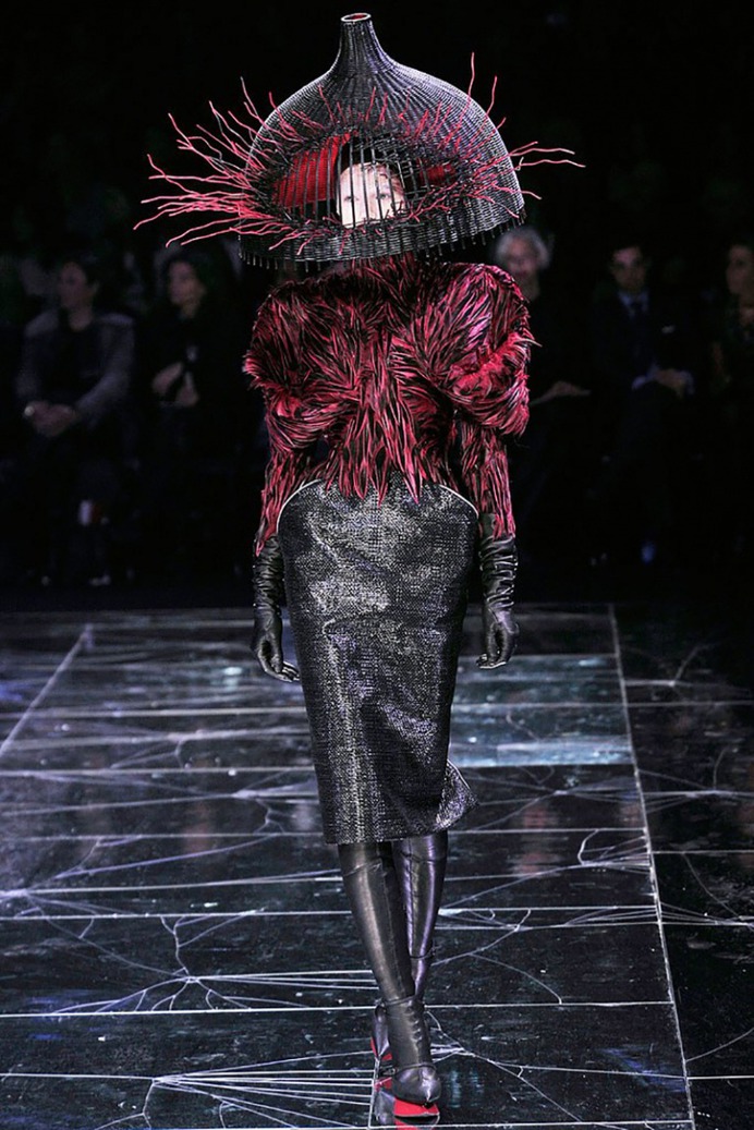 Alexander McQueen: Fall 2009 | Sgustok Design