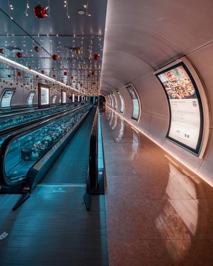 Singapore's Architecture and Urban Landscapes by Benny Tang