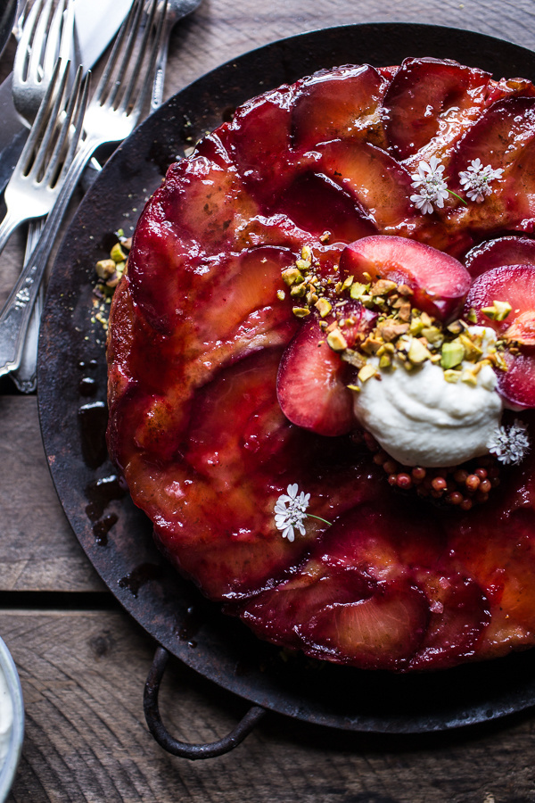 Plum Up-Side Down Yogurt Cake (foloseste tava mare)