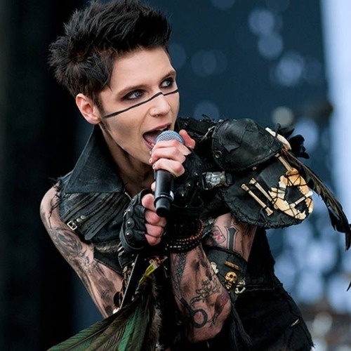 BVBARMYUK #andy #bvb #brides #black #biersack #veil