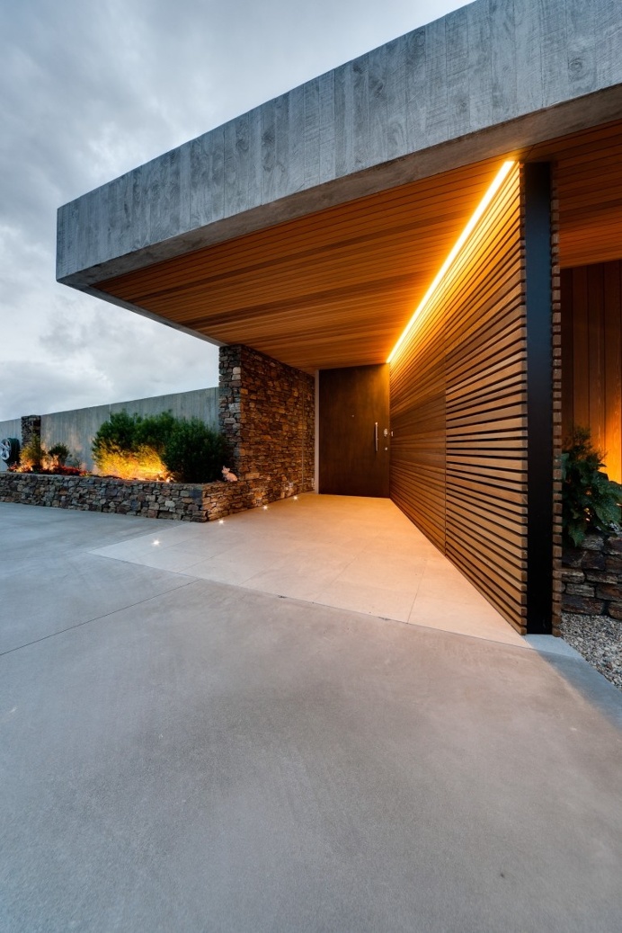 Okura House / Bossley Architects