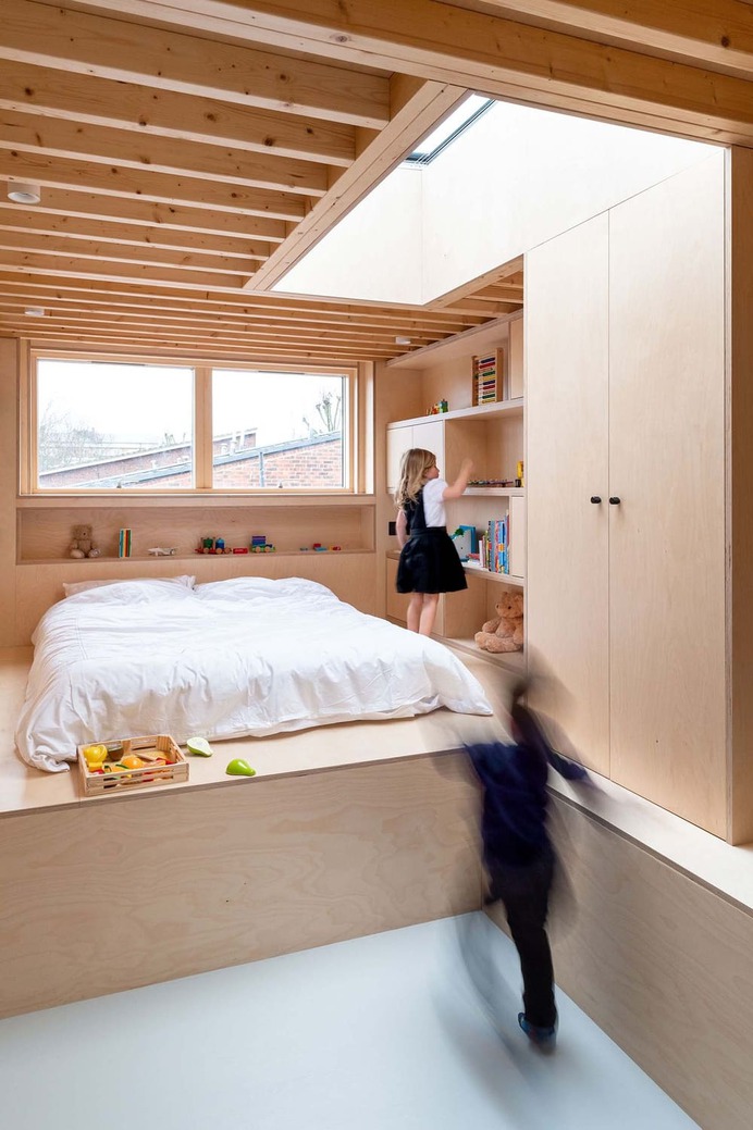 Two and a Half Storey House by Bradley Van Der Straeten Architects