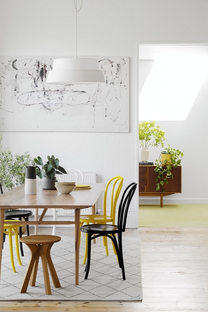 A Light-Filled Dwelling with Magnificent Areas / James Woodford Design