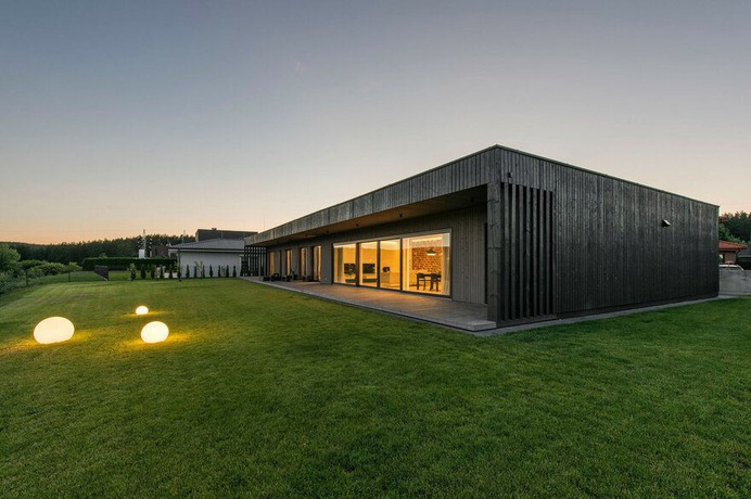 Black Box Family House in Vilnius / PAO Architects