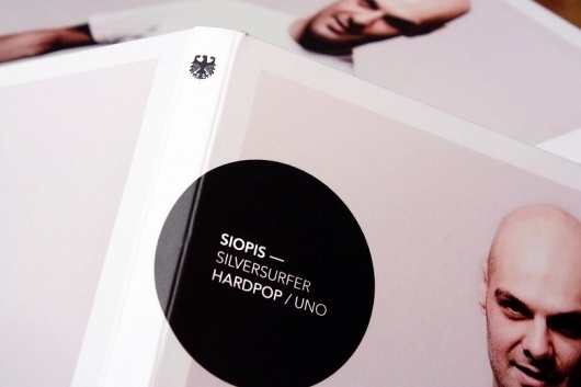 Graphic-ExchanGE - a selection of graphic projects #packaging #circle #photography #black