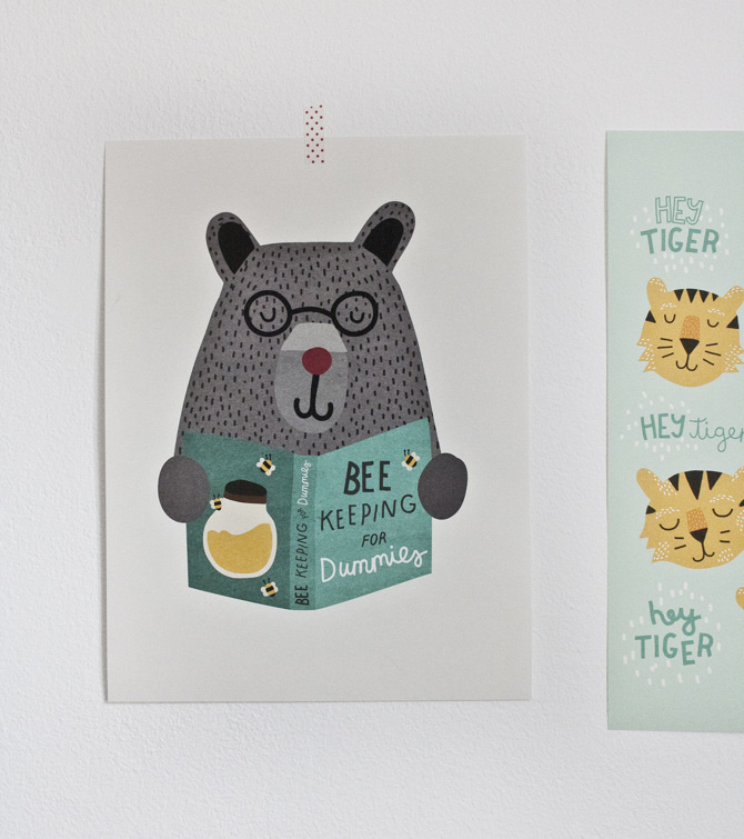 #nordic #design #graphic #illustration #danish#simple #nordicliving #living #interior #kids #room #poster #bear #teddy #bee #study