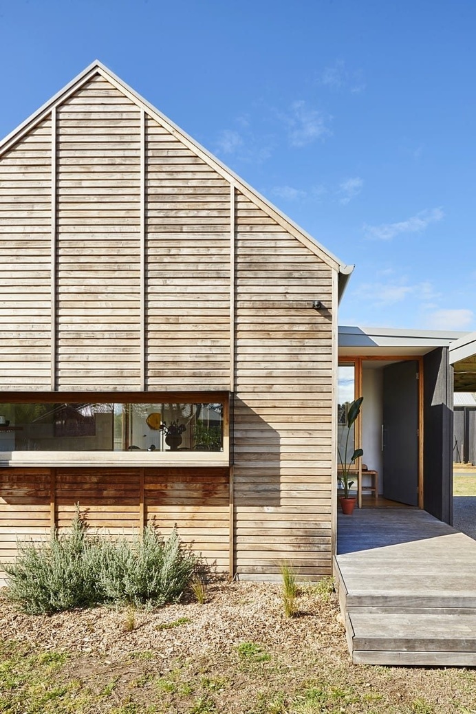Riverwalk House by Irons McDuff Architecture