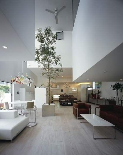 KRE House by Takuya Tsuchida -- Autoblog #architecture #white #modern