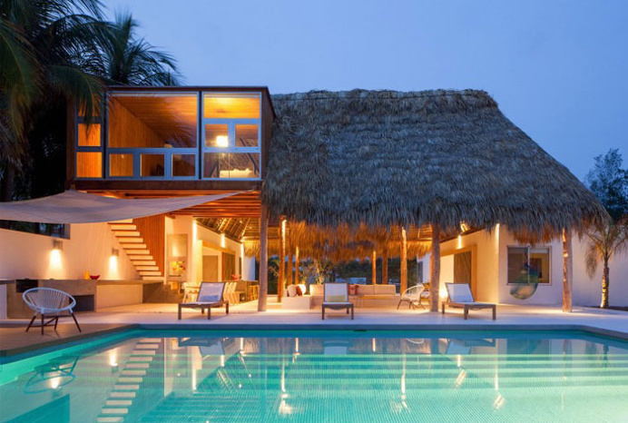 Redefine and Explore Indoor-Outdoor Living with Cincopatasalgato - #architecture, #house, #home, #decor, #interior, #homedecor