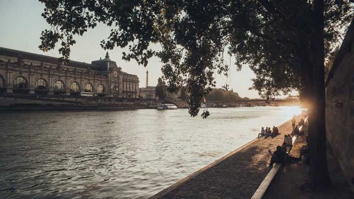Cinematic Paris: Striking Street Photography by Stijn Hoekstra