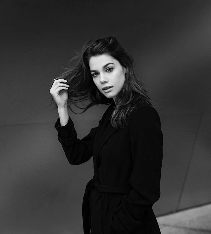Gorgeous Natural Light Women Portrait Photography by Abel Lares