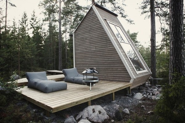 Micro Wooden Cabin Architecture – Fubiz™ #cabin #wood #forest #architecture