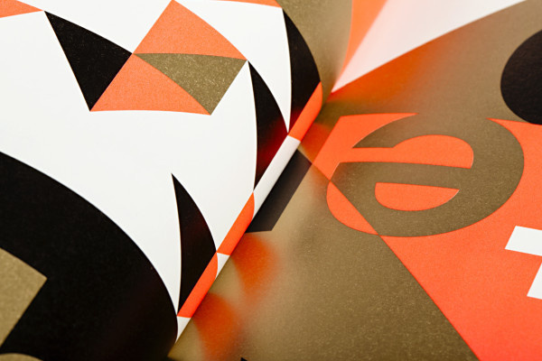 Marktplatz fxc3xbcr junges deutsches Produkt-design. #design #book #shape #type #editorial #typography
