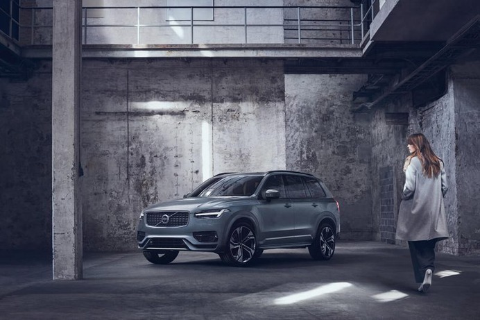Volvo XC90 R-Design • Photogrist Photography Magazine