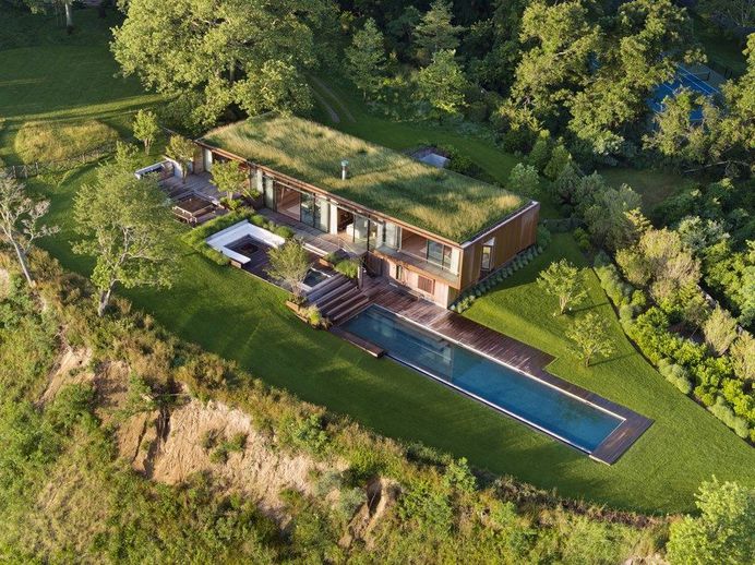 Waterfront Modern Retreat Overlooking Peconic Bay in the Hamptons