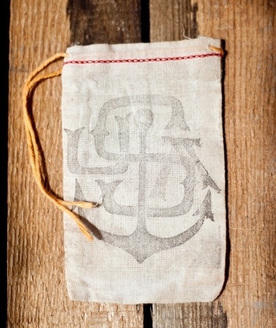 usaiphone1_large.jpg (403×480) #bag #canvas #satchel #branding