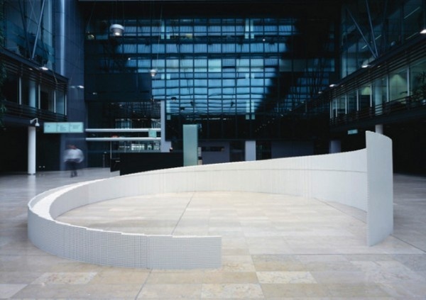 One woman, 6 weeks, and 270,000 white LEGO bricks #lego #installation