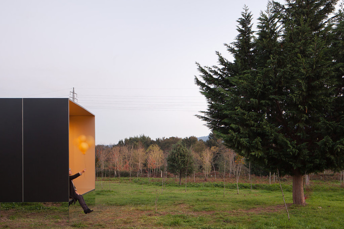 MIMA Light is a minimalist modular house showcased in Viana do Castelo, Portugal, created by MIMA Architects.