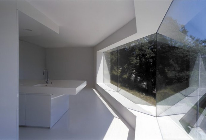 Bonnard Woeffray Architectes: Martinho Les Neyres Residence | Sgustok Design