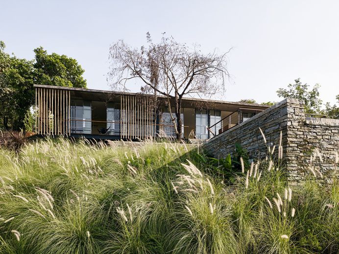 The Riparian House by Architecture BRIO