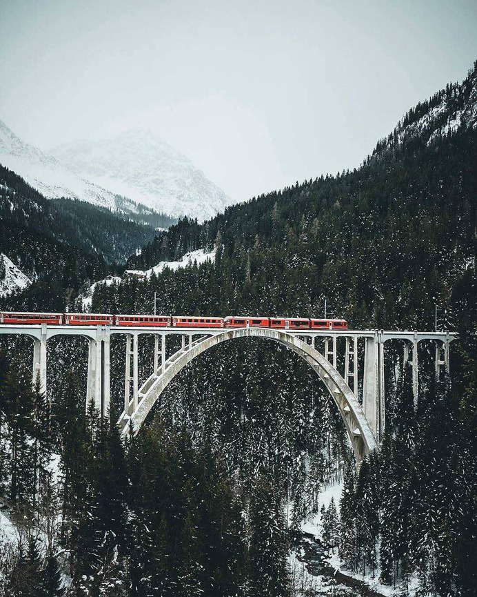 "I notice it's train time 🚂" credit: @max_widder ____________________________________________ ▶Wanna be featured? Tag @theoutdoorpassion or use our hashtag #theoutdoorpassion. ⠀ &copy; All rights reserved to the respective owner. by @theoutdoorpassion