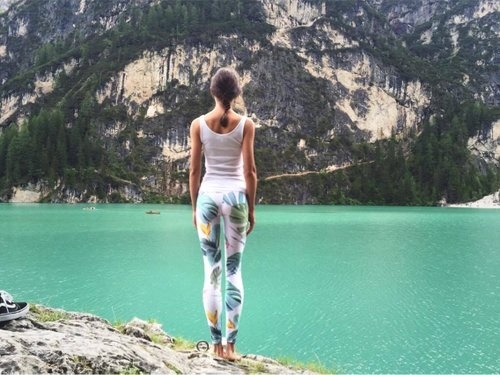 Very stylish White Tropical KFKS leggings #kfksstore #kfkslegings #surf #sport #active #wear