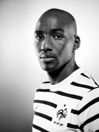 Karl Lagerfeld photographs Alou Diarra | Gamine #alou #nike #football #diarra