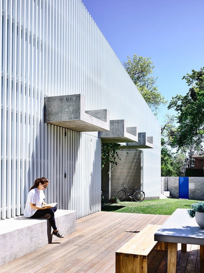 Moving House by Architects EAT 11