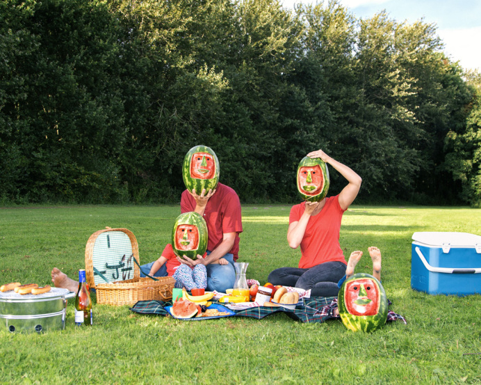 Horribly Happy Holidays: Stereotypical and Sarcastic Family Photography by Max Siedentopf
