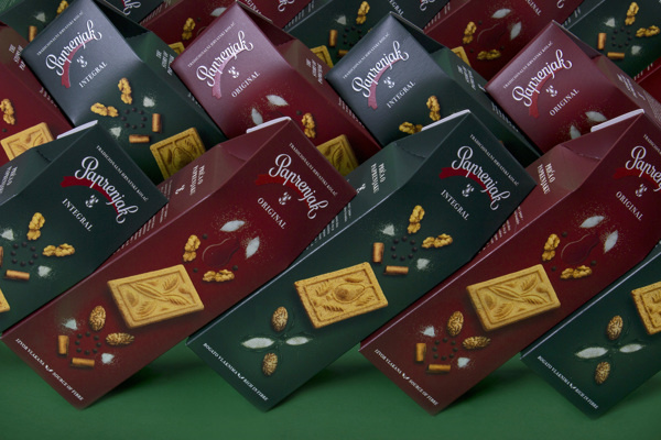 Paprenjak on Behance #pepper #croatia #branding #redesign #packaging #design #color #cookie #food #bake #christmas #ornament #rebranding #biscuit