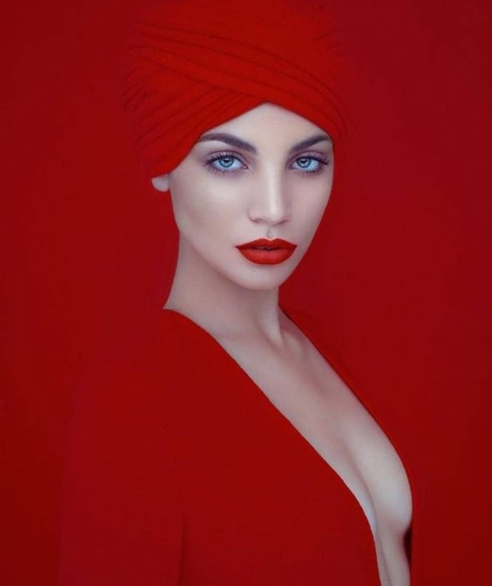 📸Photographer: David Benoliel @davidbenolielphotography 🎀Model: Victoria Furnari @vickyfurnari 📌Follow: @portraitistnet 🔖Tag: #portraitistnet https://www.instagram.com/p/BwR64nApkOe/?utm_source=ig_tumblr_share&igshid=5rx3qwds6y30