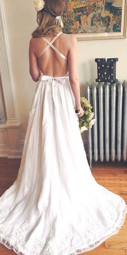 Cheap wedding dresses don’t mean bad dresses. It could be also beautiful, elegant and breathtaking like an expensive one.