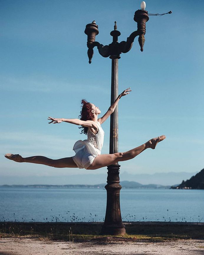 Portraits of Dancers on the Streets of Rio de Janeiro by Alessandro Marihno