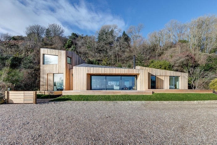 Holiday House by AR Design Studio