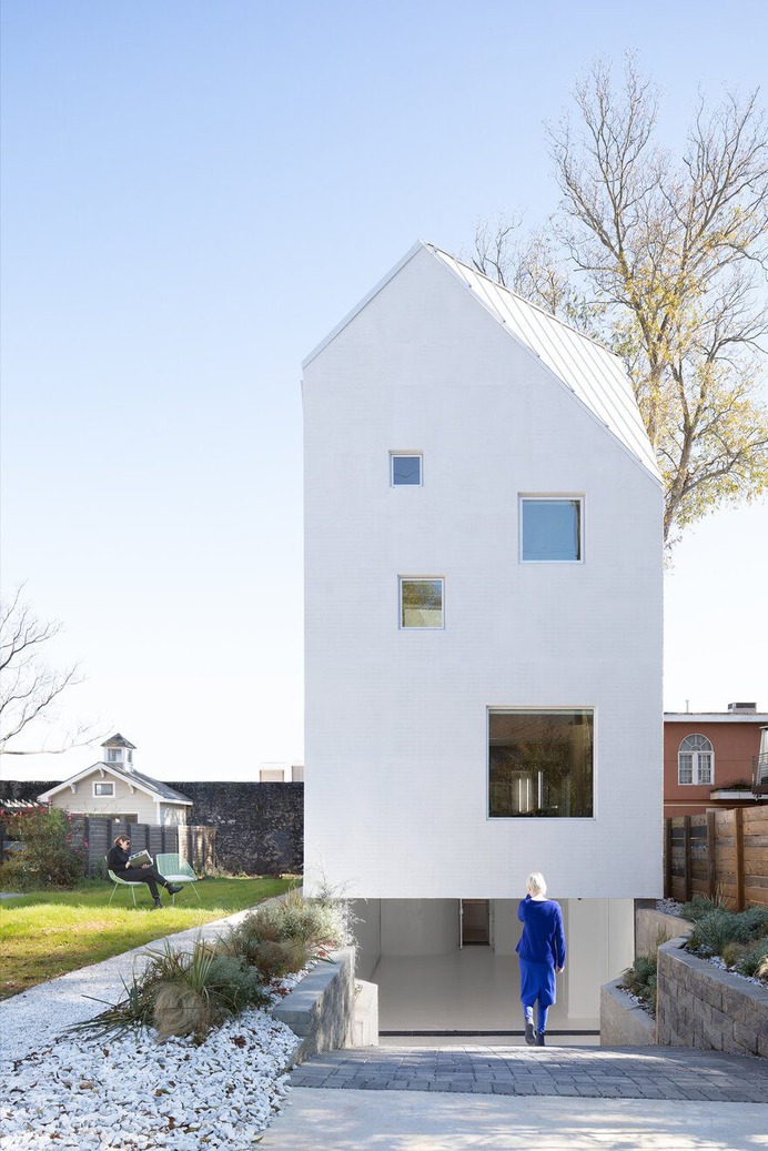 Haus Gables: Single-Family Residence Made of Cross-Laminated Timber