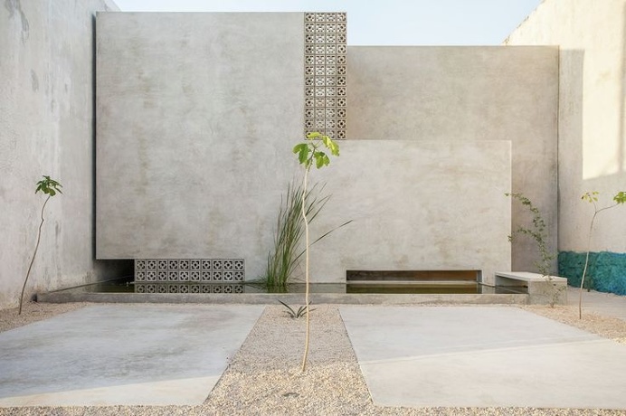 Casa Gabriela by Taller de Arquitectura Contextual. #courtyard #concrete #tallerdearquitecturacontextual