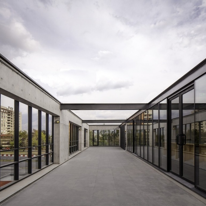 Multicarpet Rollux Showroom / arquitectos