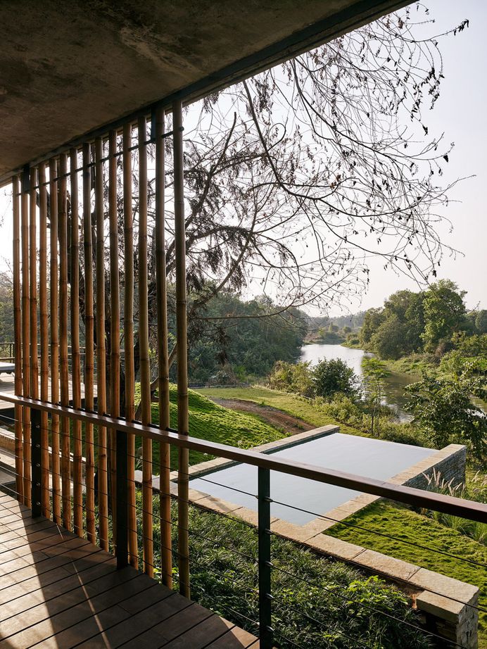 The Riparian House by Architecture BRIO
