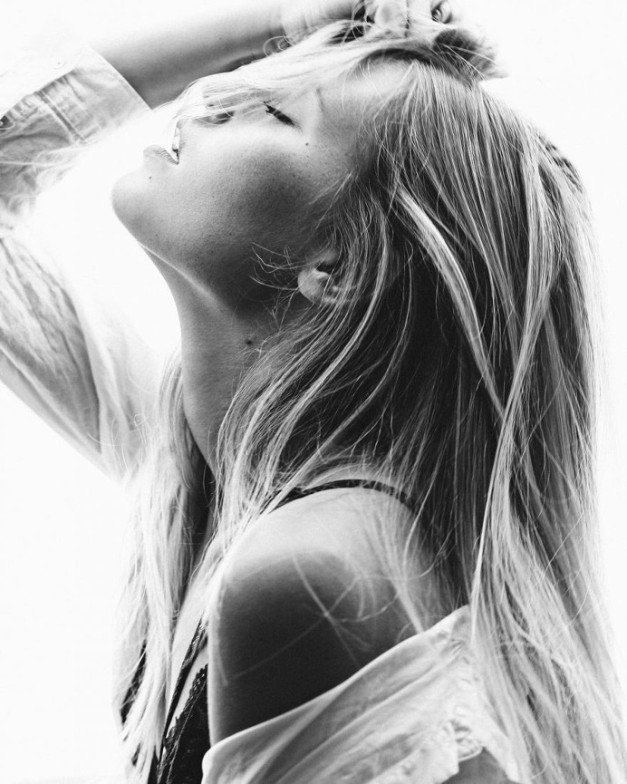 Elegant Black and White Fashion Photography by Markus Hoppe