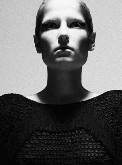 Merde! - Fashion photography fashi0nbible: Zoe Zimmer #fashion #photography
