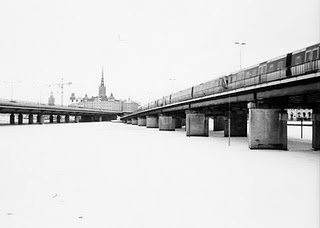 Triangular Love. #white #black #photography #triangle #stockholm #and #ice #winter