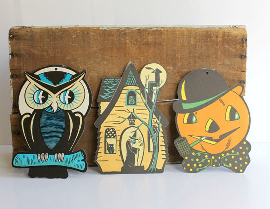 Vintage Halloween Decor: Stylish, Not Scary #cut #halloween #decor #vintage #outs