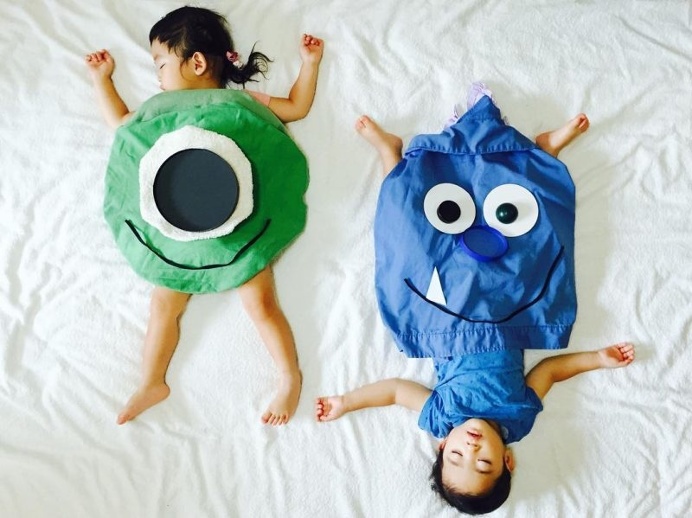 Ayumi Omori Captures Her Sleeping Twins In Imaginative Scenes