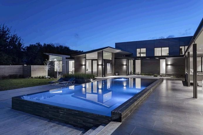 Royal Crest Residence by Domiteaux Architects 3