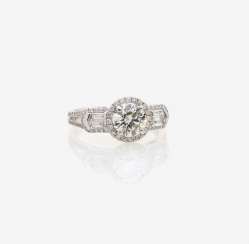 COCKTAIL RING DECORATED WITH DIAMONDS