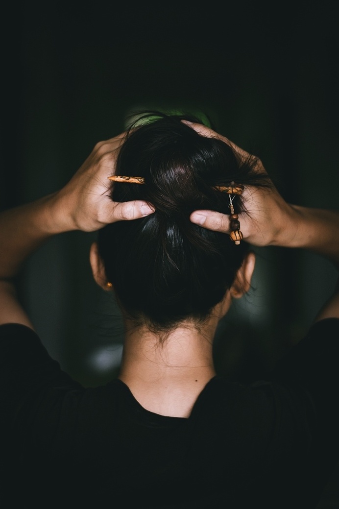 Portrait, hair detail #detail #portrait #guite #light #hair #girl #back