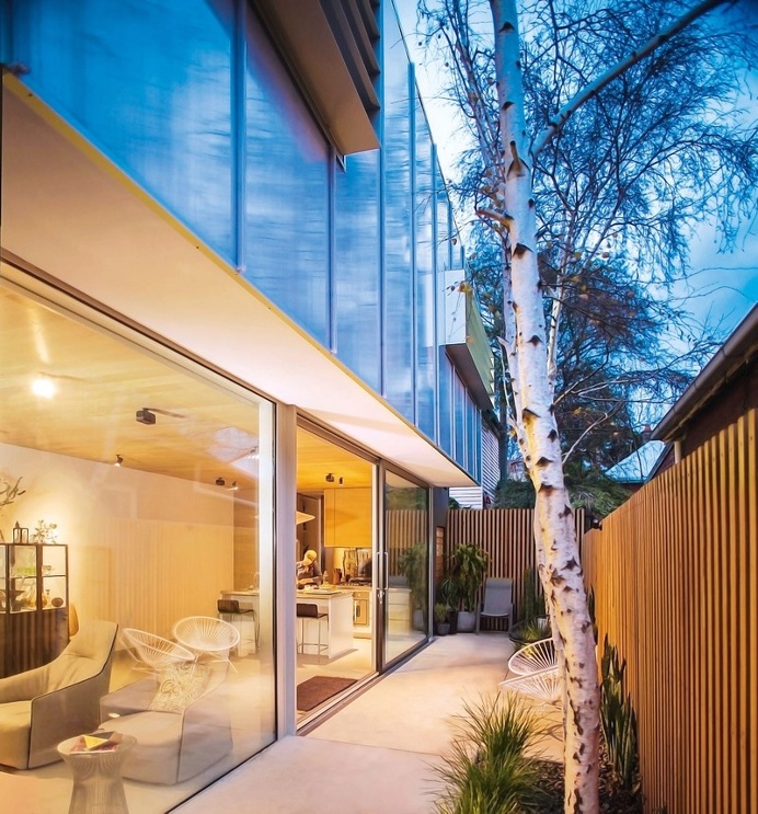 Skin Box House by Mcmahon and Nerlich Architects