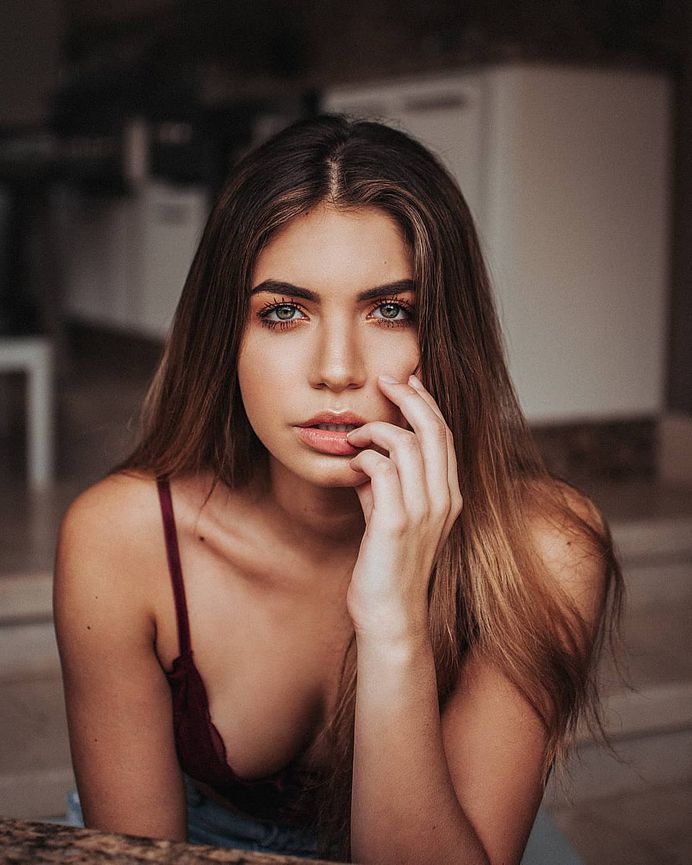 📸Photographer: Javier Sulbaran @boomingvision 🎀Model: Valeria Clementina @valeriacontessi 📌Follow: @portraitistnet 🔖Tag: #portraitistnet (at Venezuela)