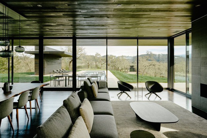 living room, California / Dowling Studios